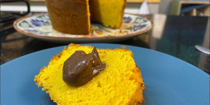 Um bolo de cenoura low carb para quem ama essa perdição (e saudável, ok?) @isamaraamancio