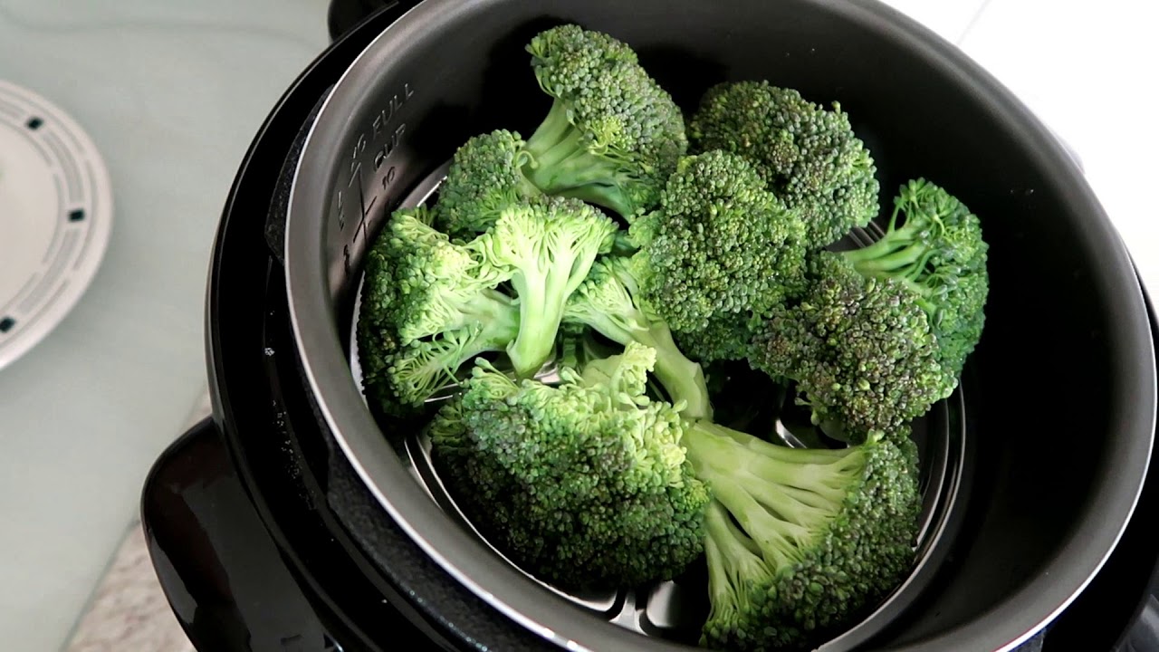 Brócolis no vapor para acompanhar o almoço e a janta dessa semana