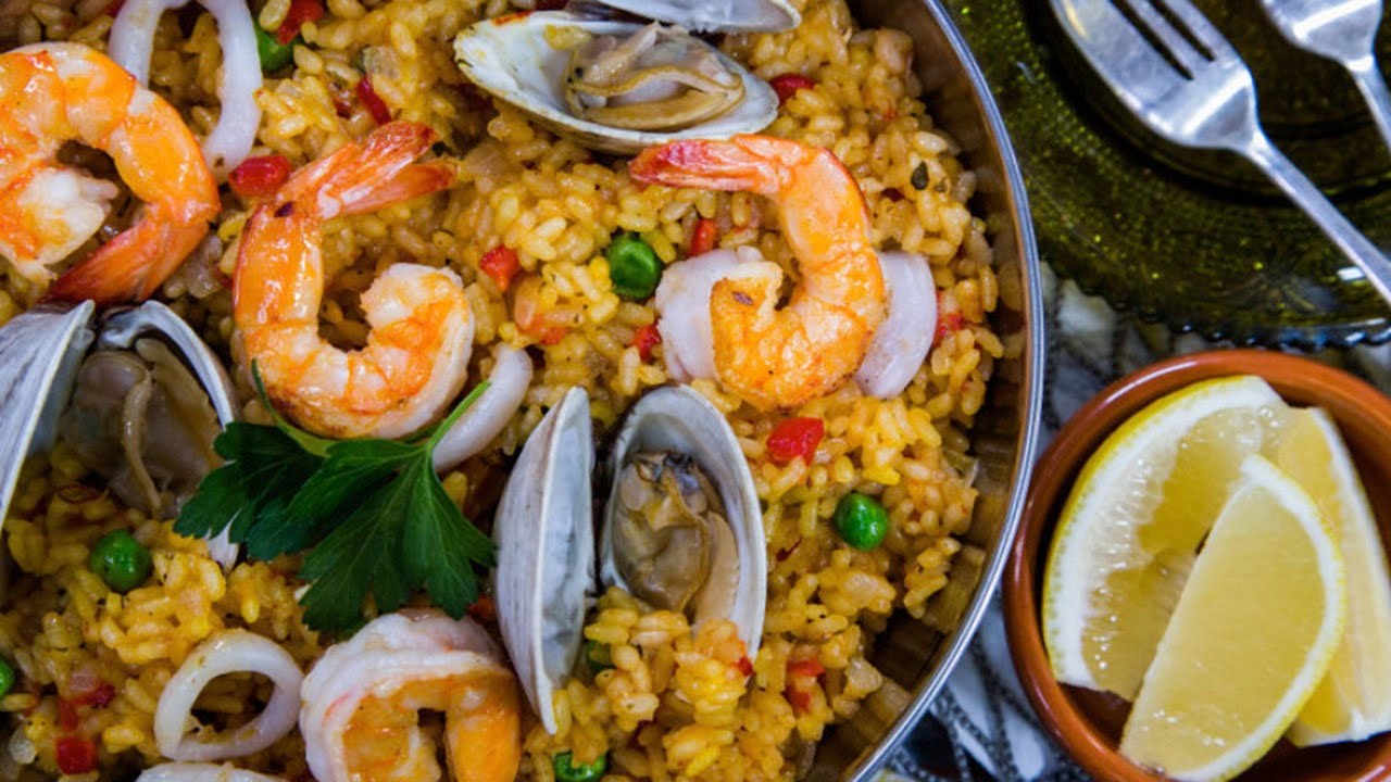 Como fazer paella do modo mais simples pra ficar com água na boca @channel