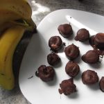 Bombom de banana sem açúcar para matar aquela vontadinha de comer besteira @andresaborgo