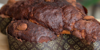 Colomba Pascal com gotas de chocolate