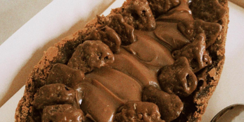 Ovo de Páscoa de brownie e brigadeiro