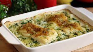 Temos receita de almoço: bacalhau com cebola bem simples e delicioso