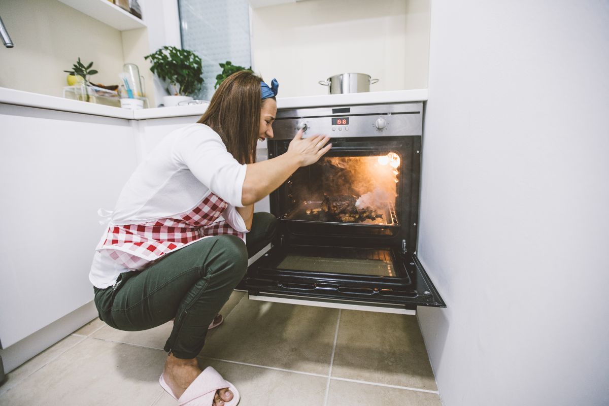 como tirar cheiro de queimado da cozinha