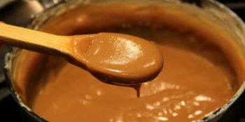Doce de leite com dois ingredientes