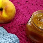 Quer uma geleia de pêssego bem delícia para o café? Essa é zero defeitos e bem saborosa