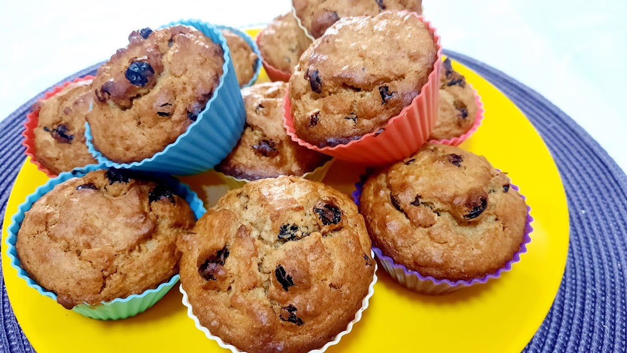 @lulunacozinha preparou este bolinho banana para bebê com passas em formato de muffin