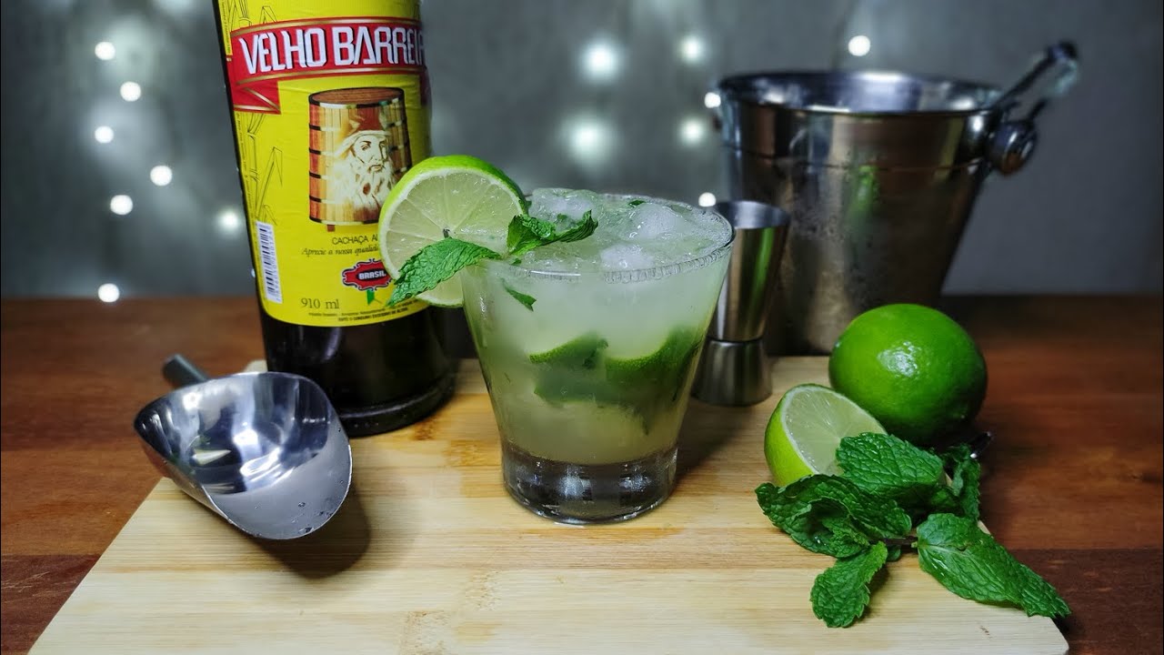 @bebiaria preparou esta maravilhosa caipirinha no liquidificador, olha que coisa mais linda!