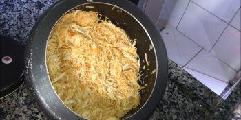 frango desfiado na panela de pressão