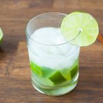 Receita de caipirinha de rúcula muito refrescante para não colocar defeitos