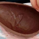 Ensinamos a fazer um ovo de páscoa sem açúcar para ninguém ficar na vontade nesse feriadão @flornafarinha