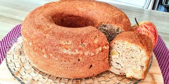bolo com casca de maçã