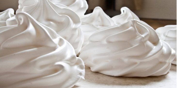 Receita de merengue caseiro fácil, prático e rápido sem desandar