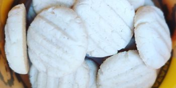 Biscoito amanteigado com queijo