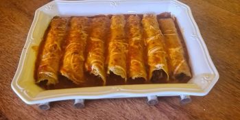 Panqueca de batata doce com frango desfiado