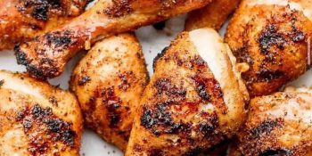 Coxa e sobrecoxa de frango no forno