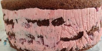 Cobertura de bolo de morango com tang