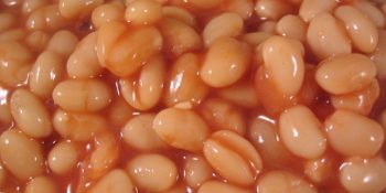 Feijão com três ingredientes