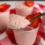 Sobremesa com morango simples e com poucos ingredientes @pinterest