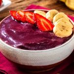 Açaí na tigela bem leve e ideal para servir após o almoço