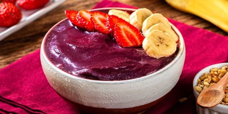 Açaí na tigela bem leve e ideal para servir após o almoço