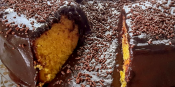 Bolo vulcão cenoura com brigadeiro