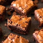 Esse brownie de frigideira fica pronto em 7 minutos e qualquer um consegue fazer