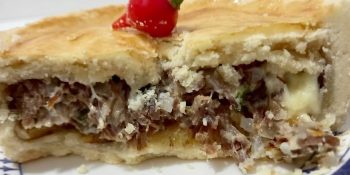 Torta de carne seca e queijo coalho