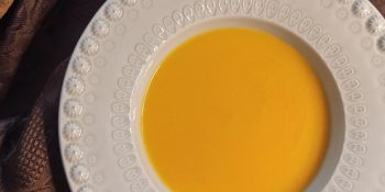 Sopa de cenoura vegana