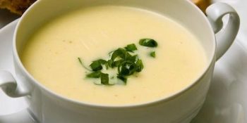 Sopa de batata vegana