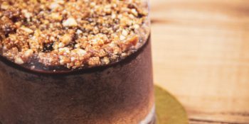 Mousse de chocolate com amêndoas