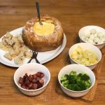 Fondue no pão tão chique que nem parece ser fácil demais @pinterest