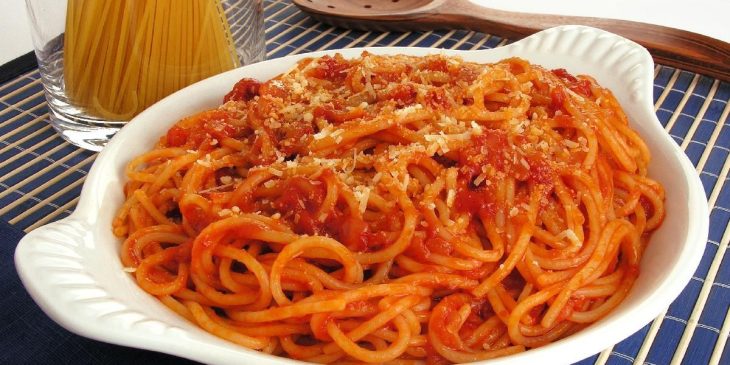 Macarronada com molho de tomate @pinterest