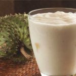 Suco de graviola com leite cremoso tudo gostoso