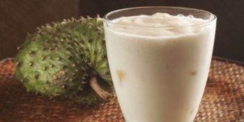 Suco de graviola com leite