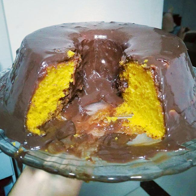 Bolo de cenoura com brigadeiro de chocolate 