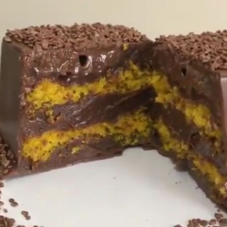 bolo de cenoura com cobertura de brigadeiro fácil simples