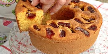 Bolo de milho com goiabada