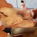 cabeça de porco assada @pescaatividadespesqueiras