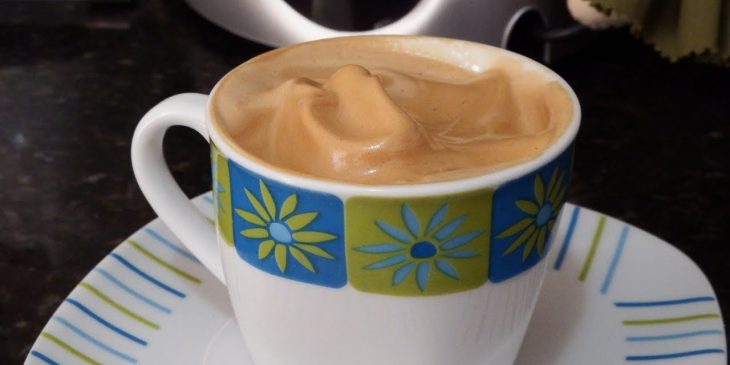 café de inverno com cacau e canela tudo gostoso