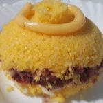 cuscuz recheado com queijo coalho