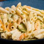 Penne ao molho de salmão para um jantar romântico feito rapidinho em casa @barilla