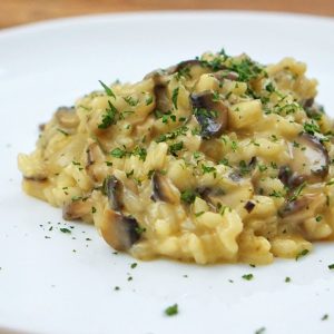 Risoto de cogumelos ideal para servir em jantares especiais @canseidemiojo