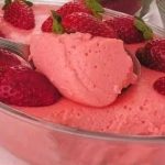 Mousse de morango que não tem lactose