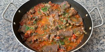 Bife ao molho de tomate
