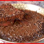 bolo de frigideira simples fofinho de chocolate bolo de chocolate de frigideira tudo gostoso