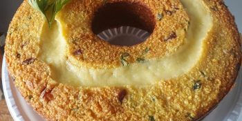 Bolo de milho salgado com requeijão