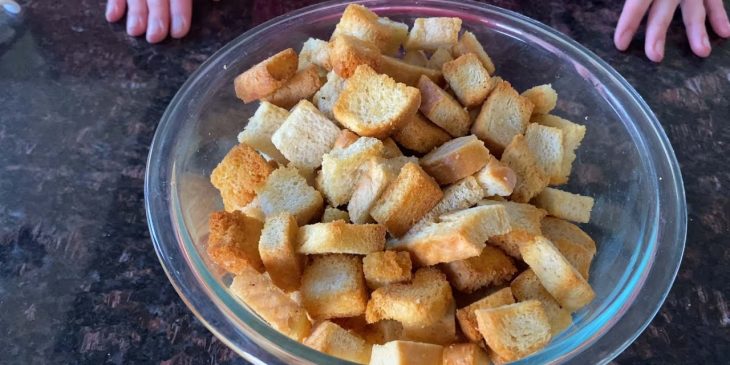 croutons no forno como fazer croutons de pão de forma na airfryer receita de croutons no forno como fazer croutons na frigideira torrada na airfryer tudo gostoso salada com croutons croutons torrada como fazer croutons caseiro