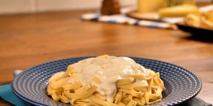 receita de molho 4 queijos para macarrão penne