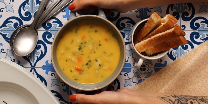 Sopa de batata do Edu Guedes com cenoura tudo gostoso